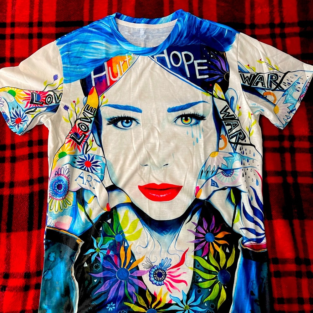 GRAPHIC T-Shirt $15